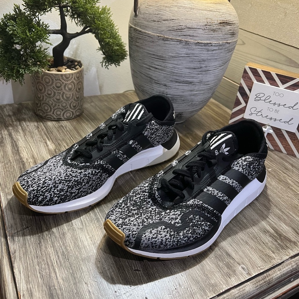 Adidas Swift Run X Size 11